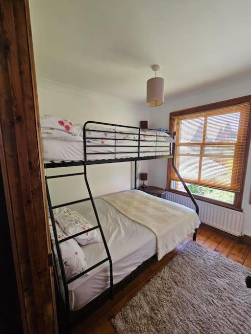 House In Historic Winchester Extérieur photo